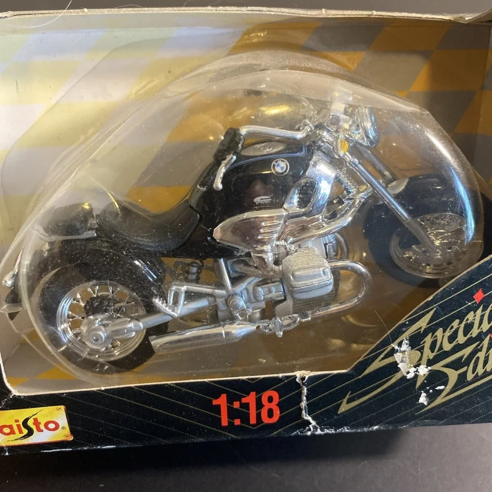 Maisto BMW Motorcycle 1 18 Special Edition Die Cast Metal Year 2000